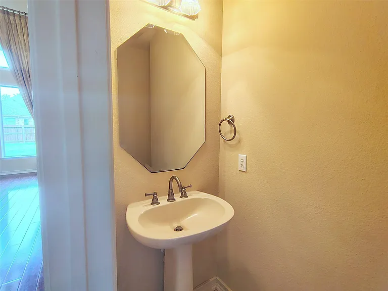 5606 Grandwood Ln — Photo 21