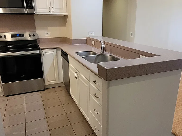 1 Keahole Pl #1407 — Photo 2