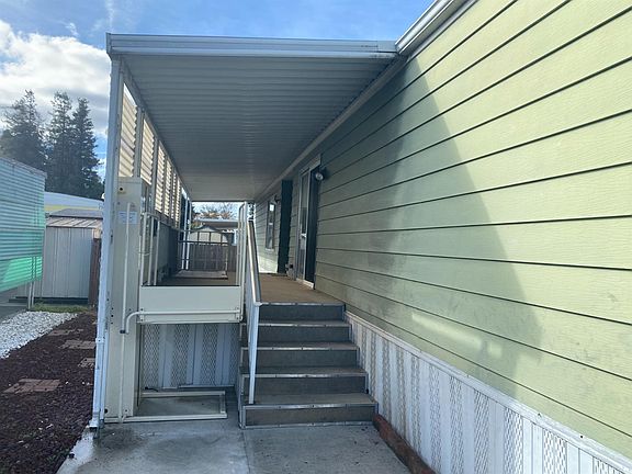 4th image of 1830 E Yosemite Ave #135