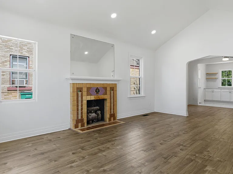831 NE 24th St #1 — Photo 5