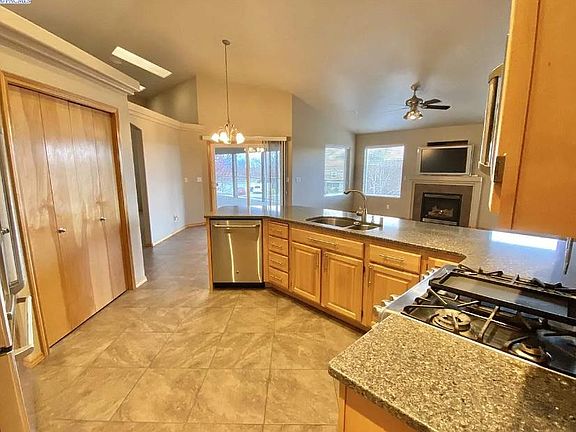 3rd image of 2108 Morency Dr
