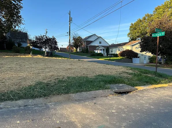 1137 Munsey Ave, Morgantown, WV 26505