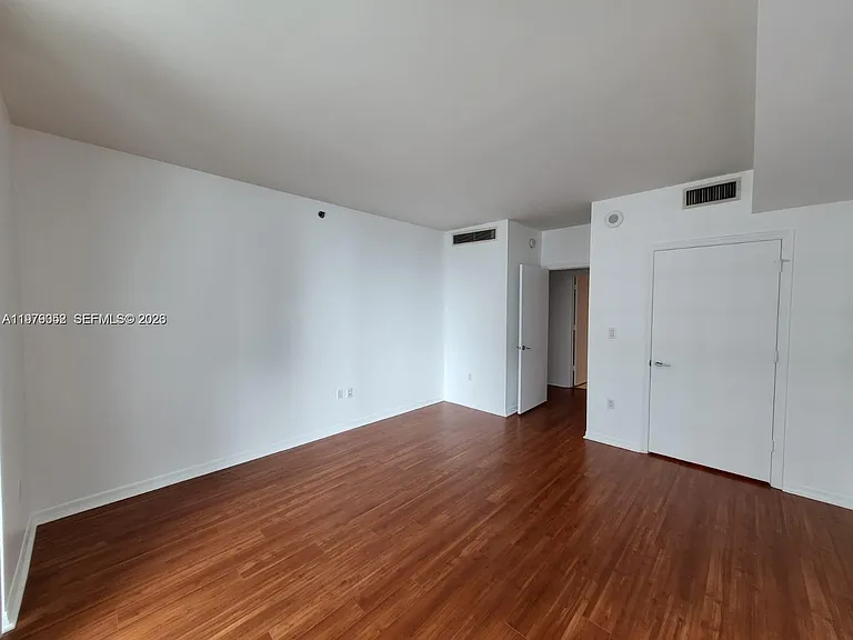 500 Brickell Ave #2906 — Photo 8