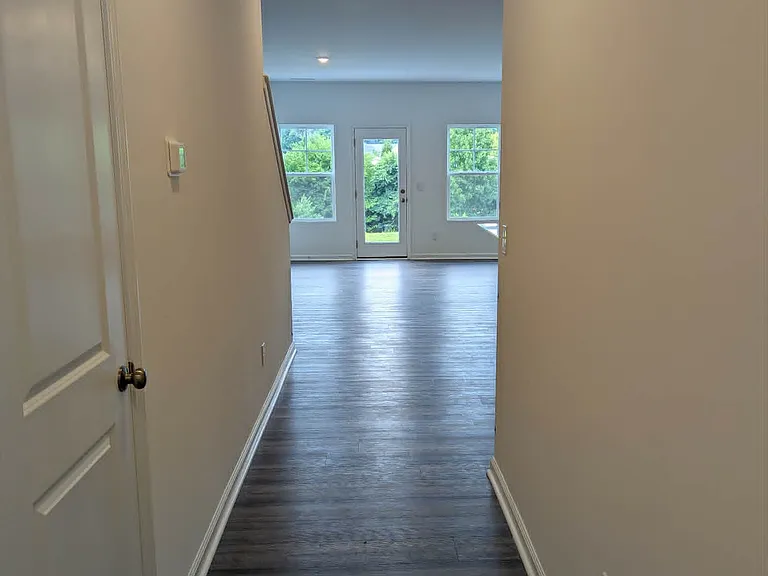 493 Fran Dr — Photo 3
