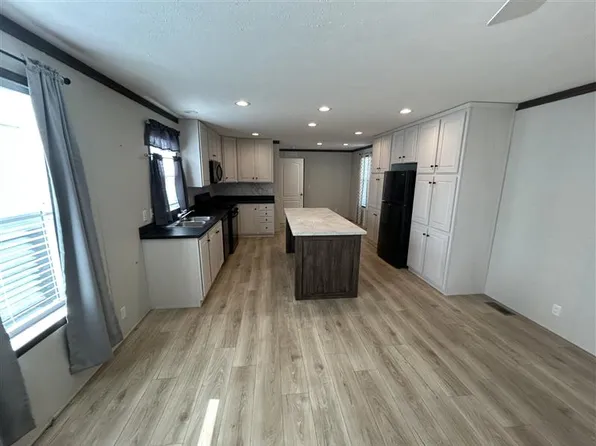 20 Grant Ave #Gr20, West Branch, IA 52358