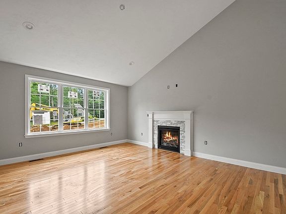5th image of 20 Mashapaug Rd