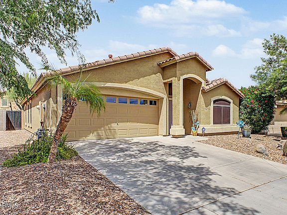 2nd image of 930 E PALOMINO Way