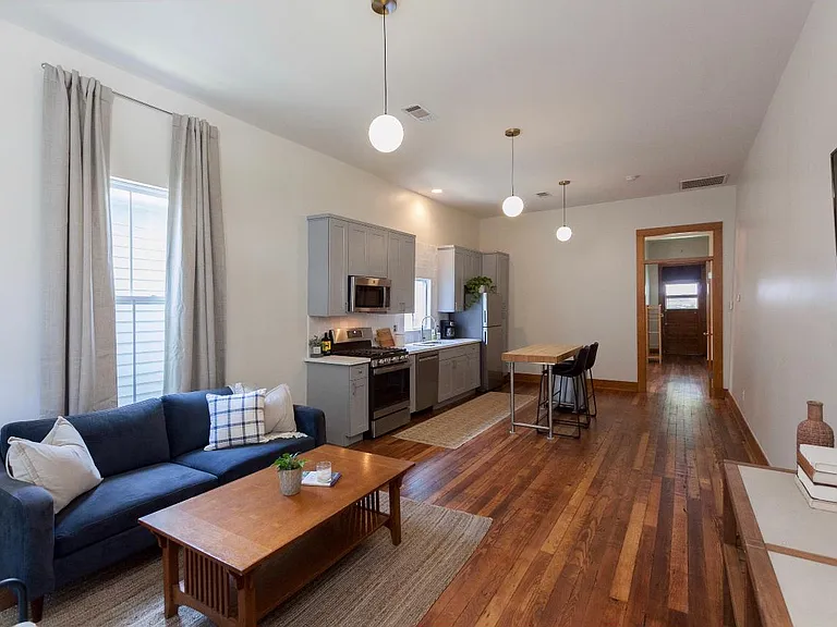 643 Maximillian St — Photo 12