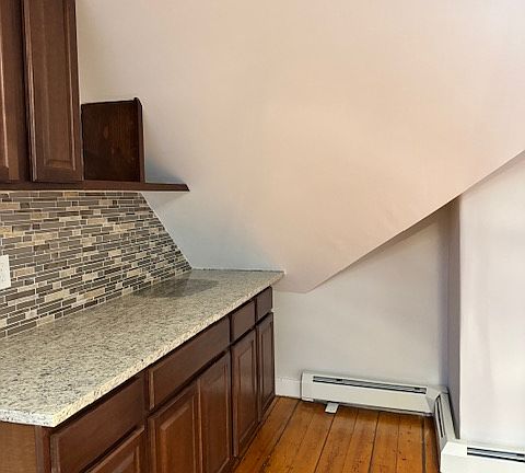4th image of 374 Hope St Floor 3