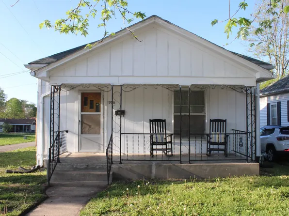 906 W 16th St, Sedalia, MO 65301