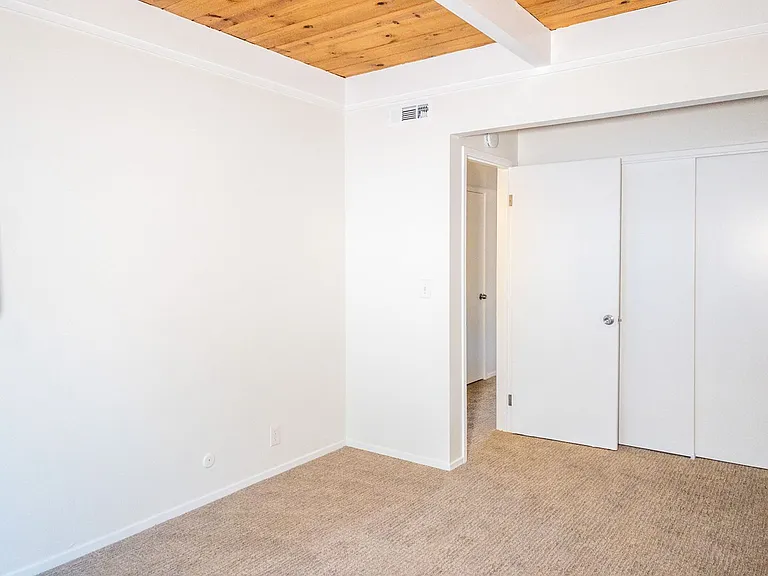 11 S Knoll Rd #17 — Photo 13