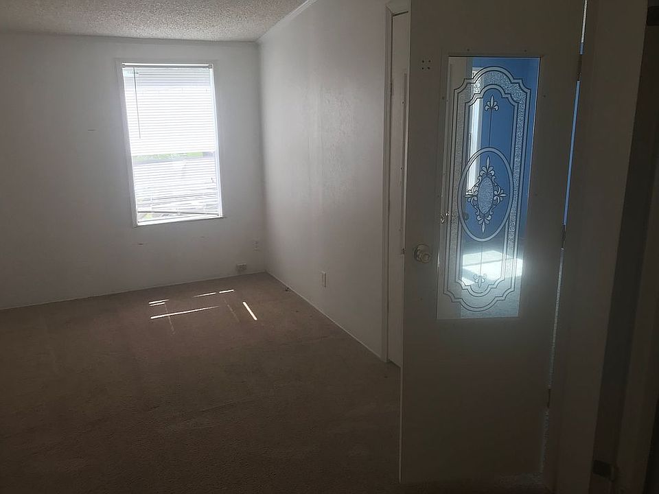 1st image of 169 Pinecrest Cir