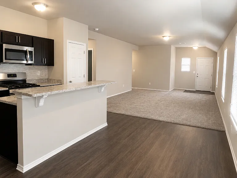 11701 Casey Dr — Photo 2