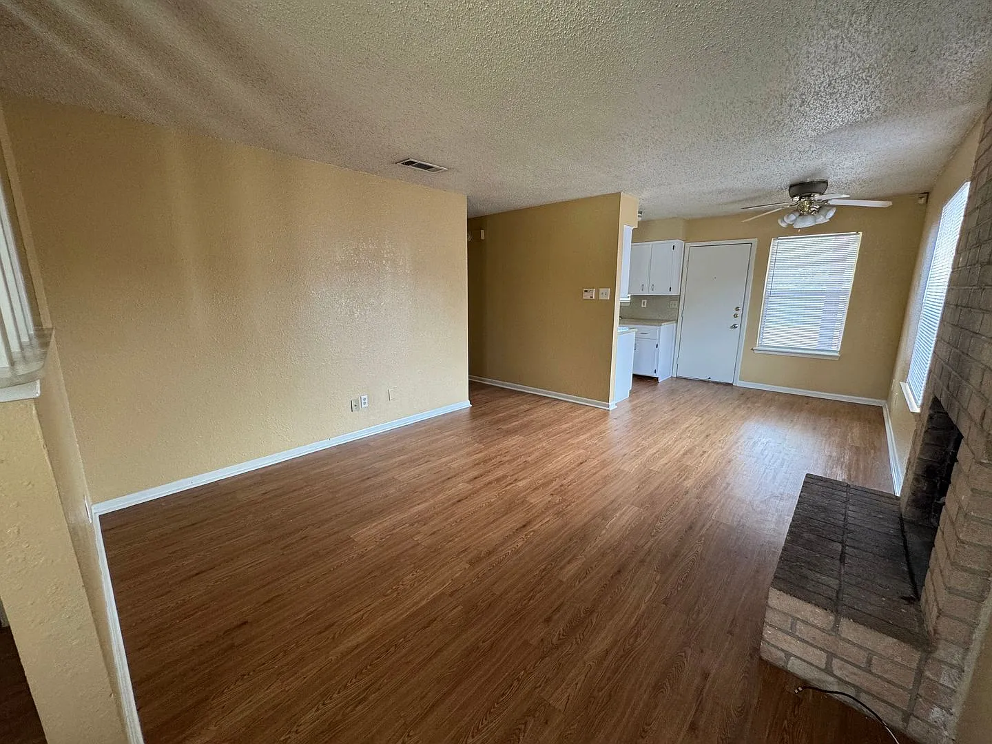 2208 Hunt Dr — Photo 3