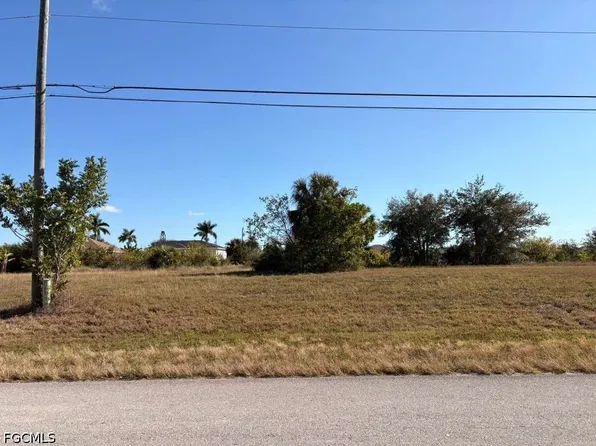 1203 NW 9th Pl, Cape Coral, FL 33993