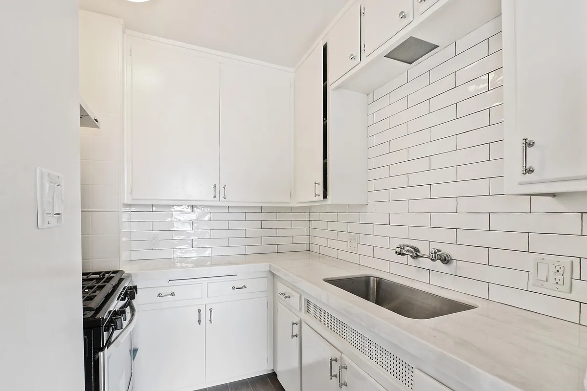 Building Photo - 3808 Lyceum Ave #3808