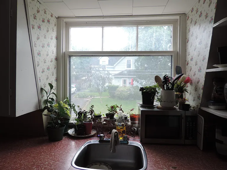 409 Pleasant St #UNITB — Photo 10