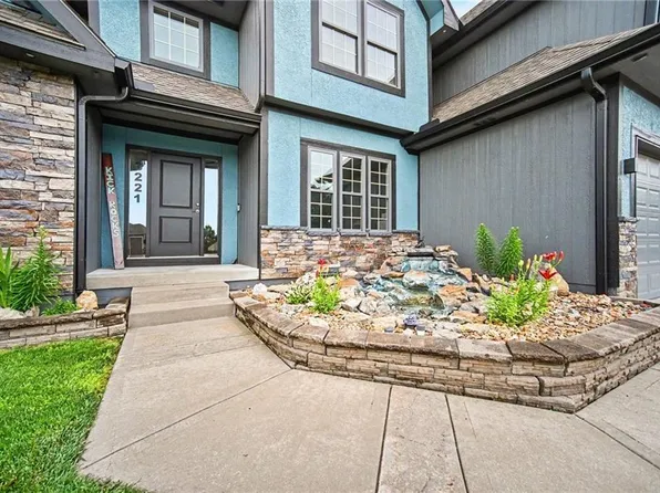3221 S Mize Ridge Ct, Independence, MO 64057