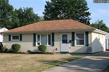 1st image of 928 Oakwood Dr