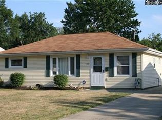 928 Oakwood Dr, Elyria, OH 44035