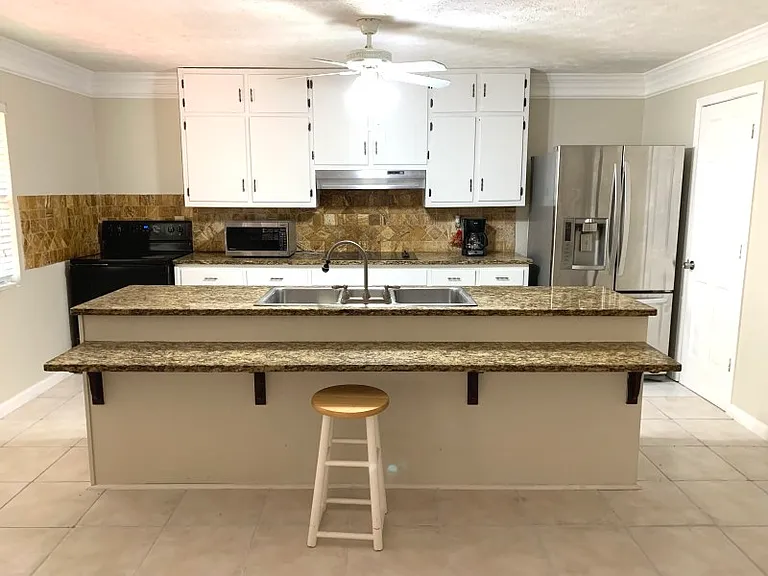 1615 Oklahoma Dr — Photo 9
