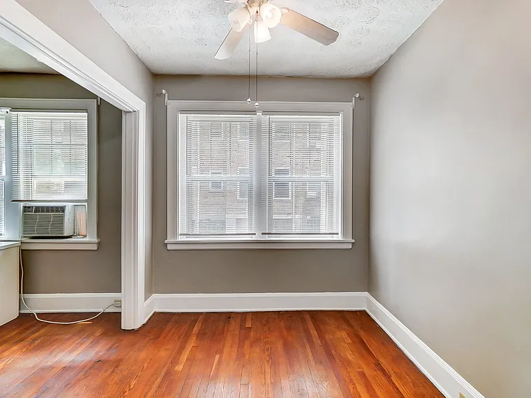 2560 Madison Rd #10 — Photo 6