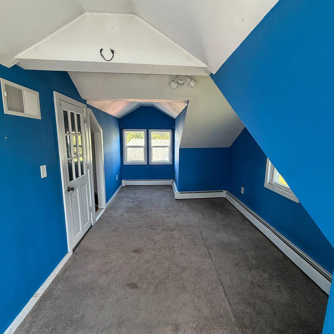 3 bed, 1.0 bath, 1596 sqft, $1,500 — Photo 4