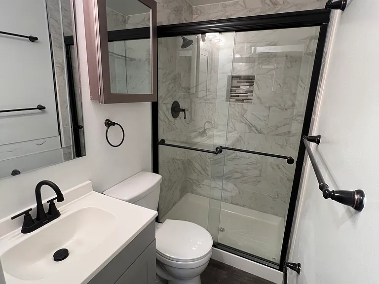 1318 Lincoln Woods Dr — Photo 19