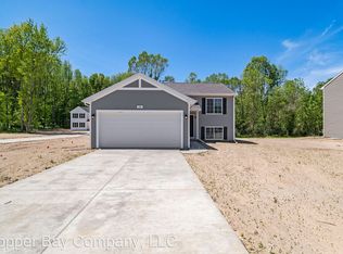 2327 Shadycroft Dr, Burton, MI