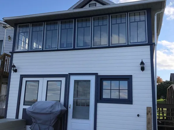 303 Sanford Ave, Houghton Lake Heights, MI 48630