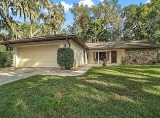 1231 Palmetto Cir, Eustis, FL 32726