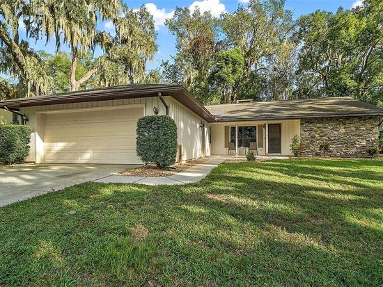 1231 Palmetto Cir, Eustis, FL 32726