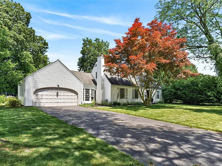 44 Charmwood Rd — Photo 3
