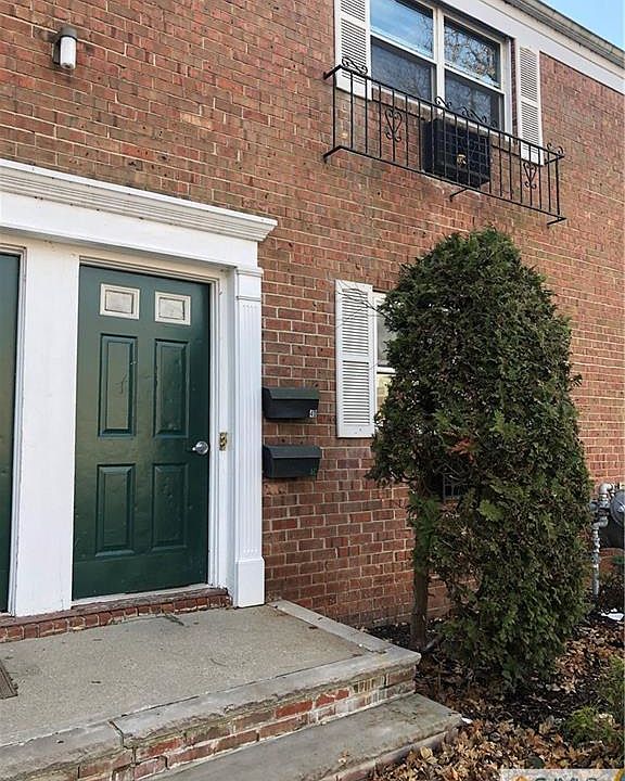 1st image of 289 Main St APT 4C
