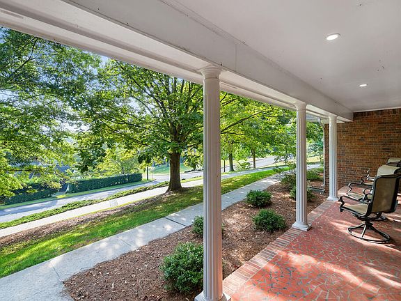 4th image of 1101 Rocky Ln