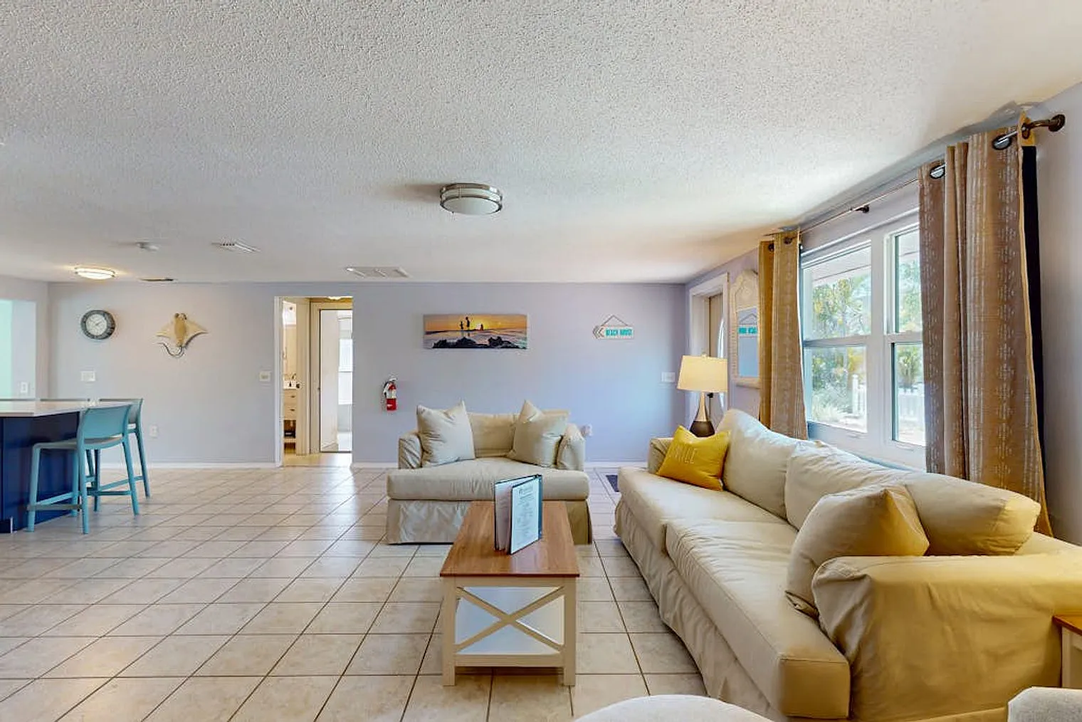 2 bed, 2.0 bath, 1194 sqft, $7,838 — Photo 2