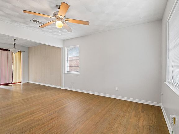 3rd image of 8710 Quinn St