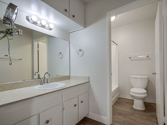 5th image of 734 Sapphire St #5
