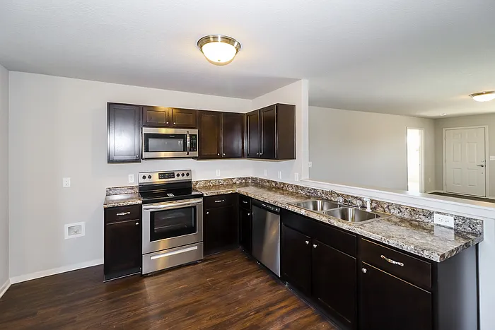 4 bed, 2.0 bath, 1481 sqft, $1,795 — Photo 3