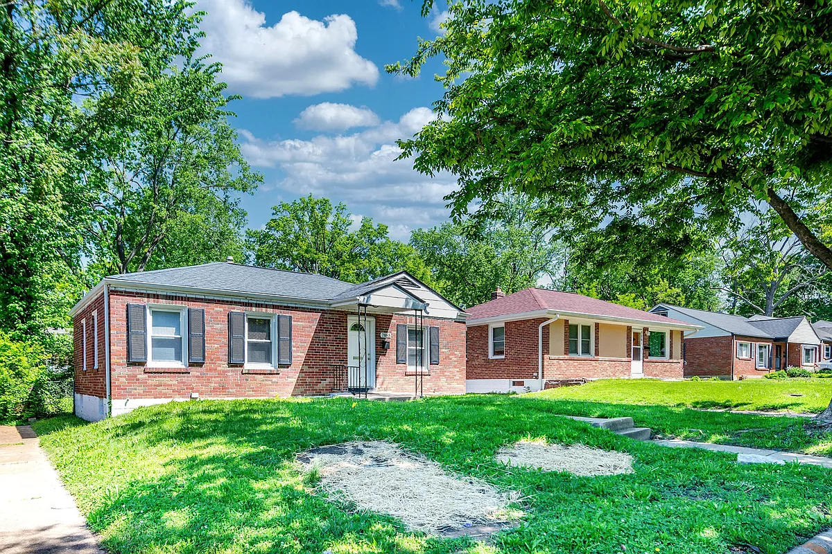 Building Photo - 7865 Wayne Ave