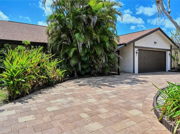 9550 NW 32nd Ct, Sunrise, FL 33351