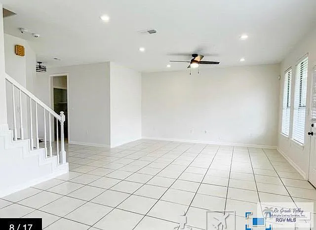 2101 Treasure Oaks Dr — Photo 4