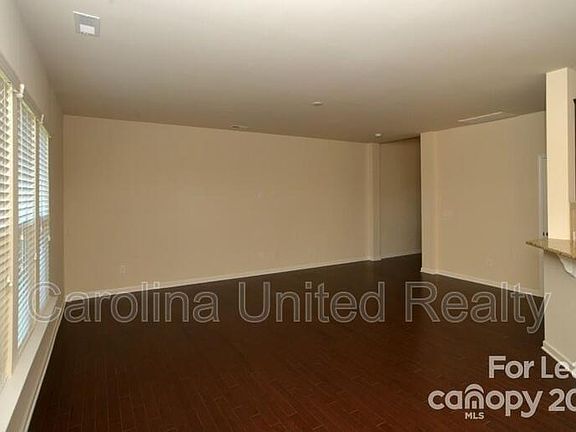 3rd image of 3441 Park South Station Blvd