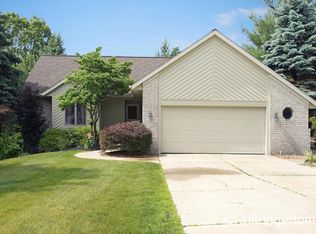 1748 Pinecroft Ln SW, Wyoming, MI 49519
