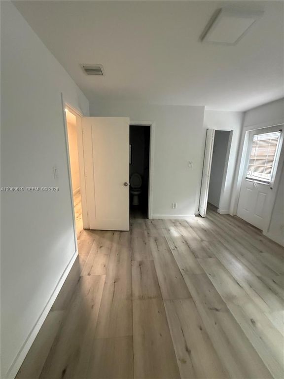 2910 NW 6th Ct, photo 5