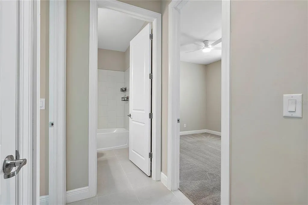 4 bed, 2.0 bath, 1964 sqft, $2,800 — Photo 3