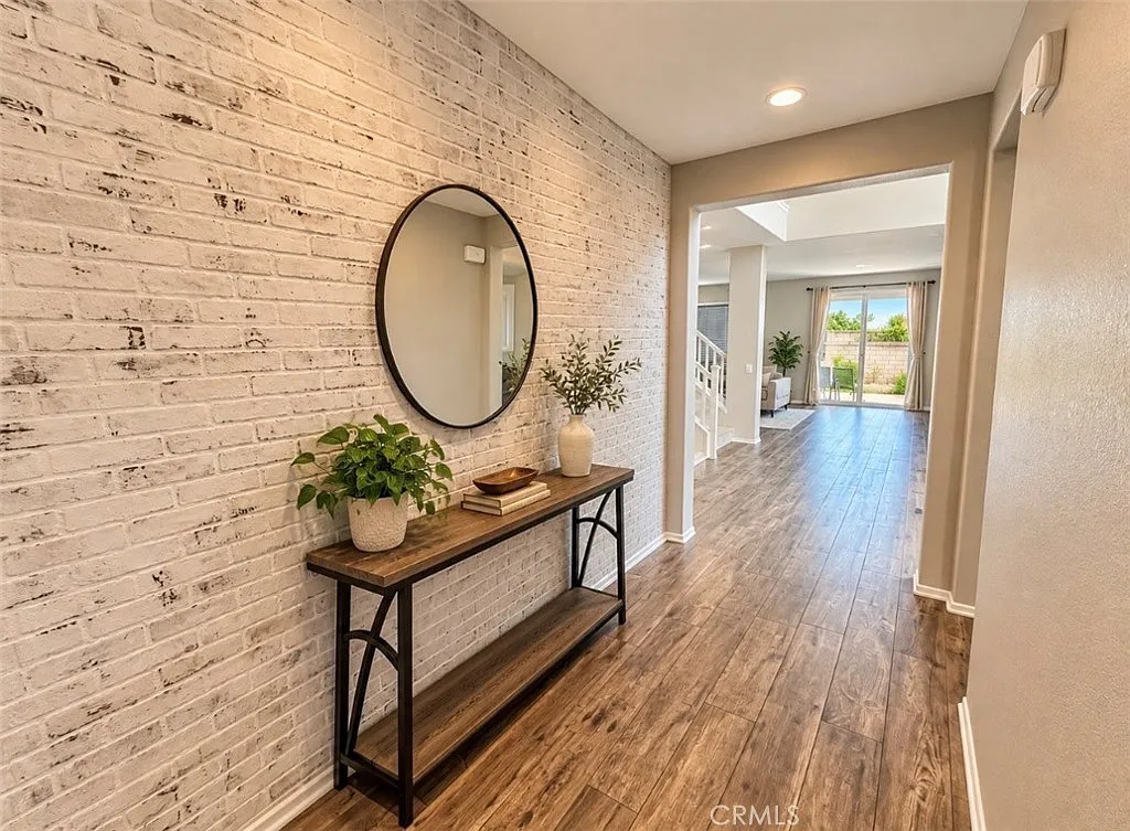 4 bed, 2.5 bath, 2701 sqft, $3,795 — Photo 3