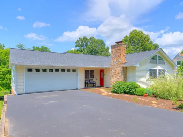 2006 Christopher Dr, Blacksburg, VA 24060