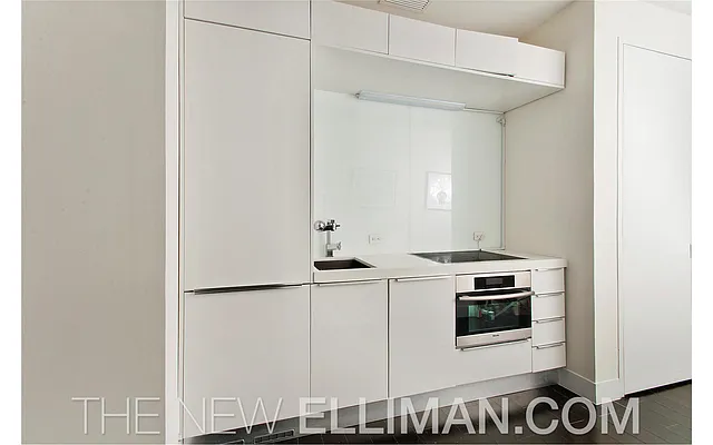 Sold by Douglas Elliman | media 24