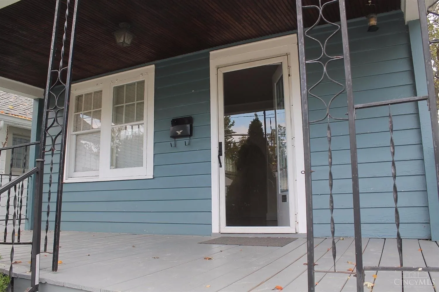 2 bed, 1.0 bath, 1200 sqft, $1,375 — Photo 2